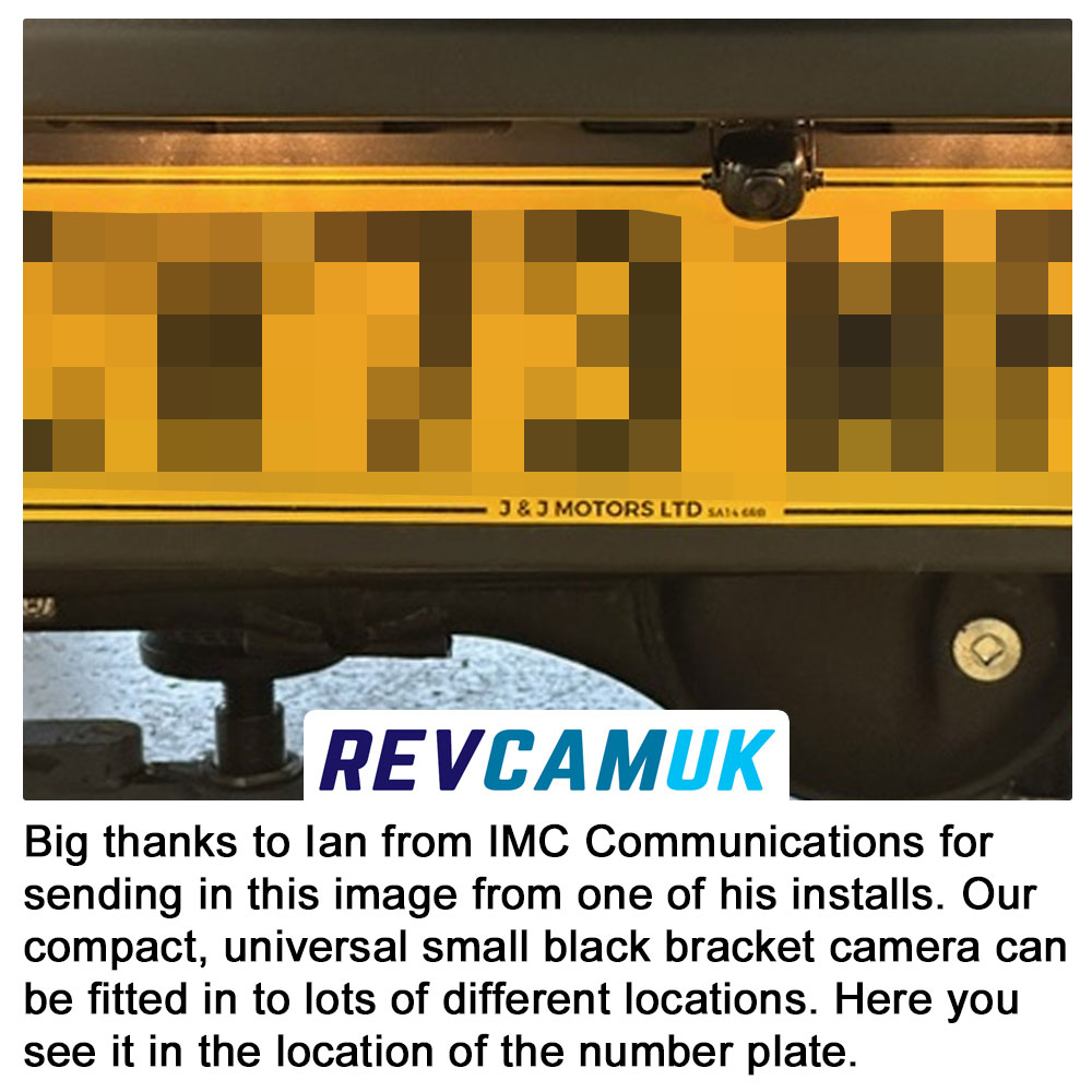 Small Black Bracket Reversing Camera - 700TVL CMOS - 4-Pin & RCA